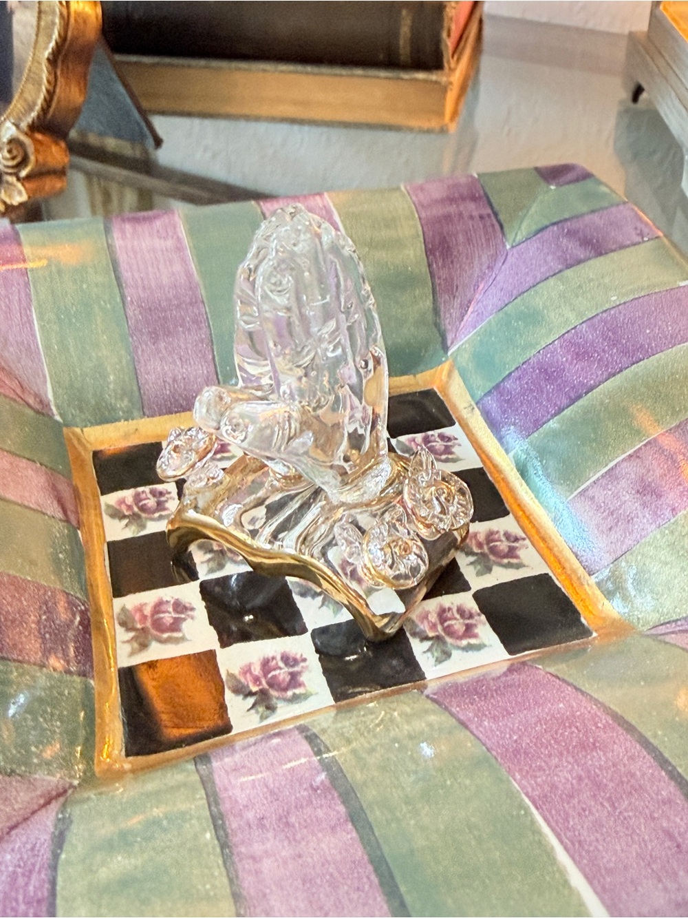 Vintage Glass Praying Hands on Bible with Flowers - Picture 7 of 13